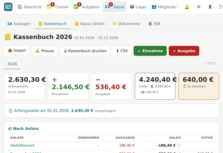 Vereinskasse mit Kassenbuch und Belegen